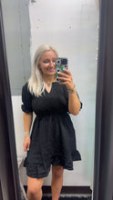 Load image into Gallery viewer, Floral Detail Dress

